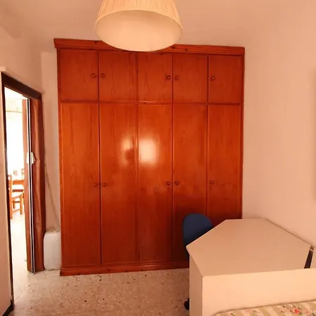 Three Bedrooms In La Caleta * 加的斯