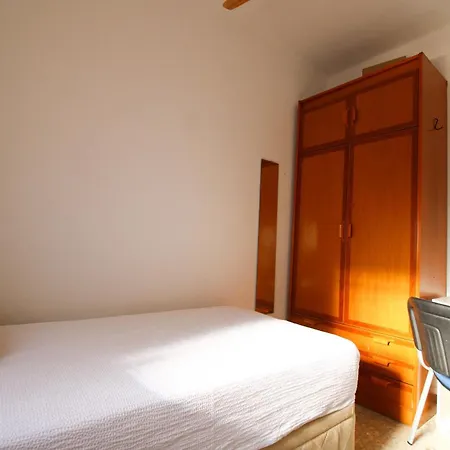 Three Bedrooms In La Caleta * 加的斯
