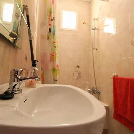 아파트 Three Bedrooms In La Caleta 카디스