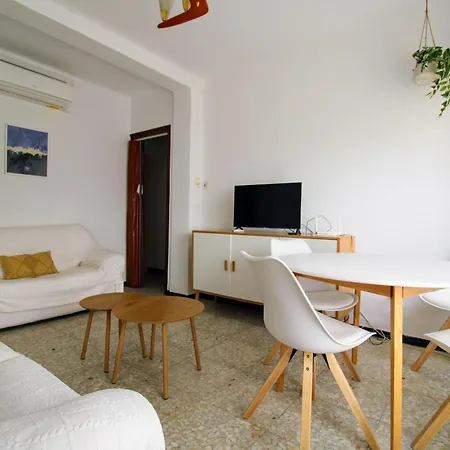 Three Bedrooms In La Caleta 아파트